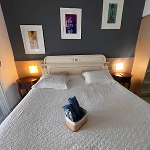2* Pensión Moana Eco Beach House